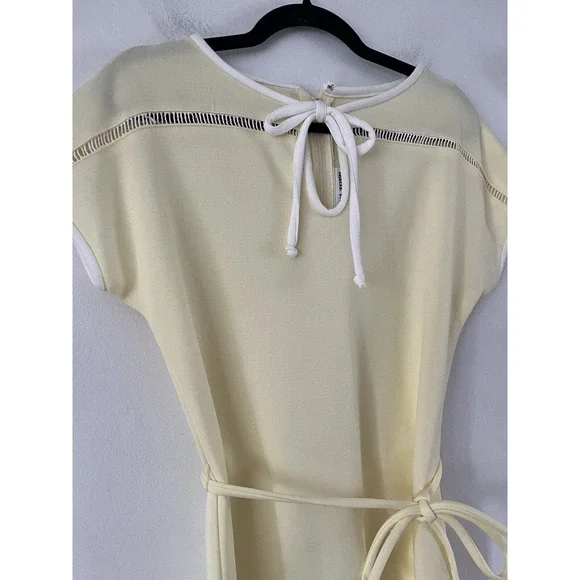 Vintage 1960s-1970s Pale Yellow Short Sleeve Knit Dress Size Medium - Picture 5 of 9